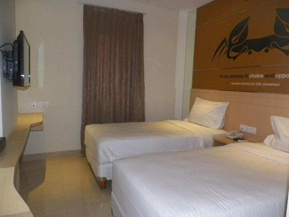 Zodiak Asia Afrika By Kagum Hotels Bandung Exterior photo