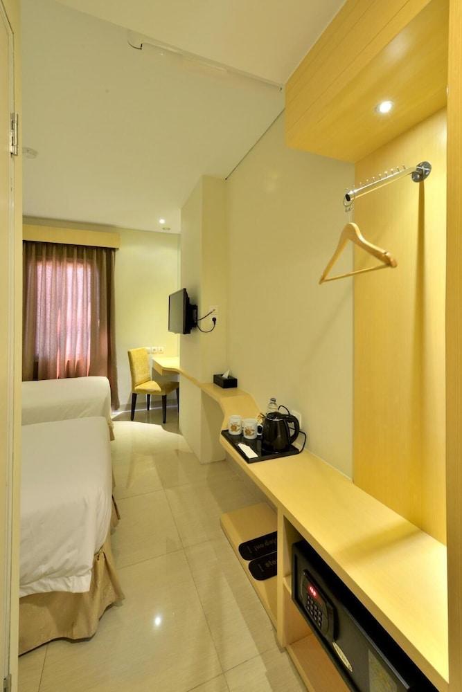 Zodiak Asia Afrika By Kagum Hotels Bandung Exterior photo