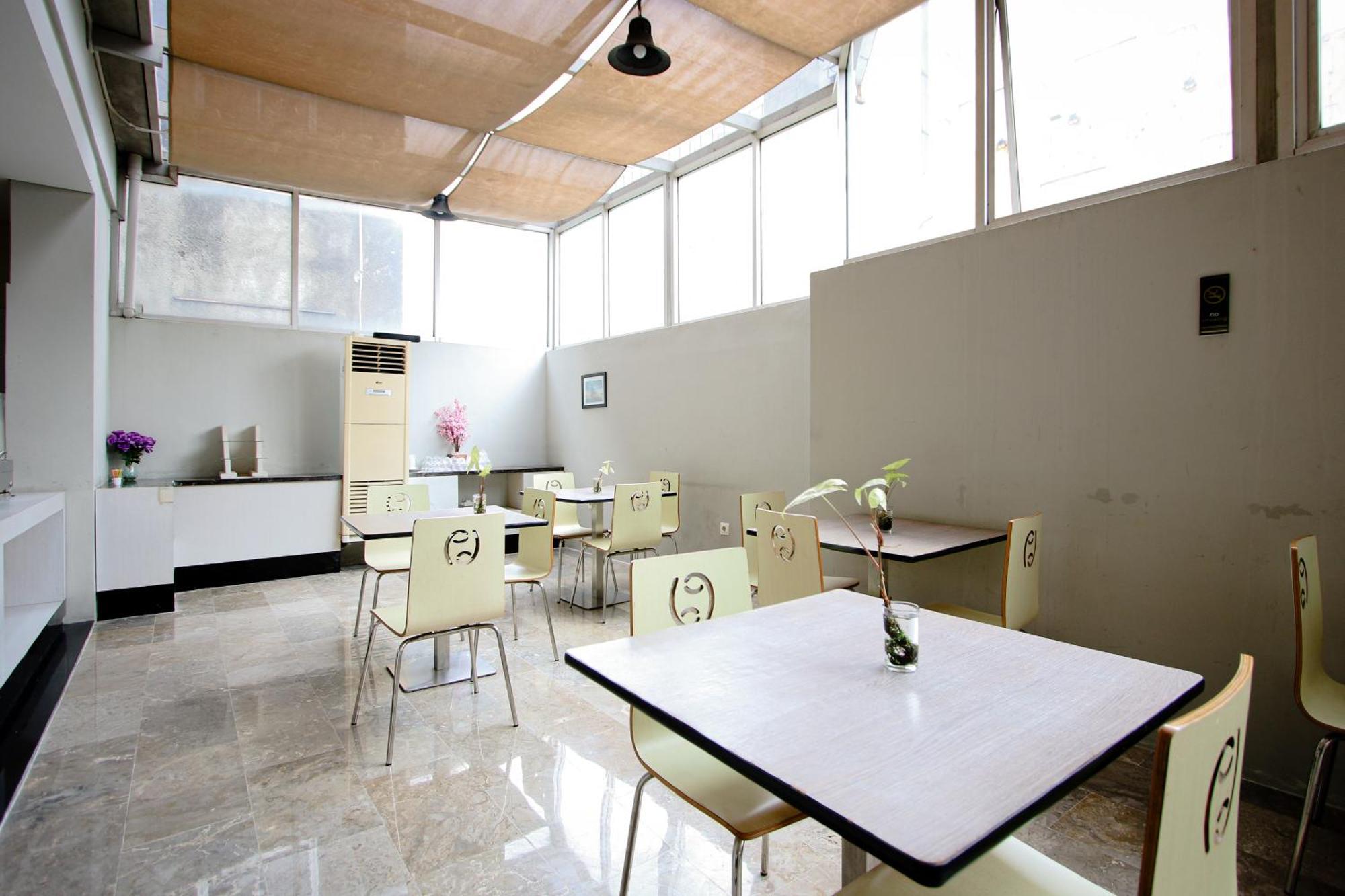 Zodiak Asia Afrika By Kagum Hotels Bandung Exterior photo