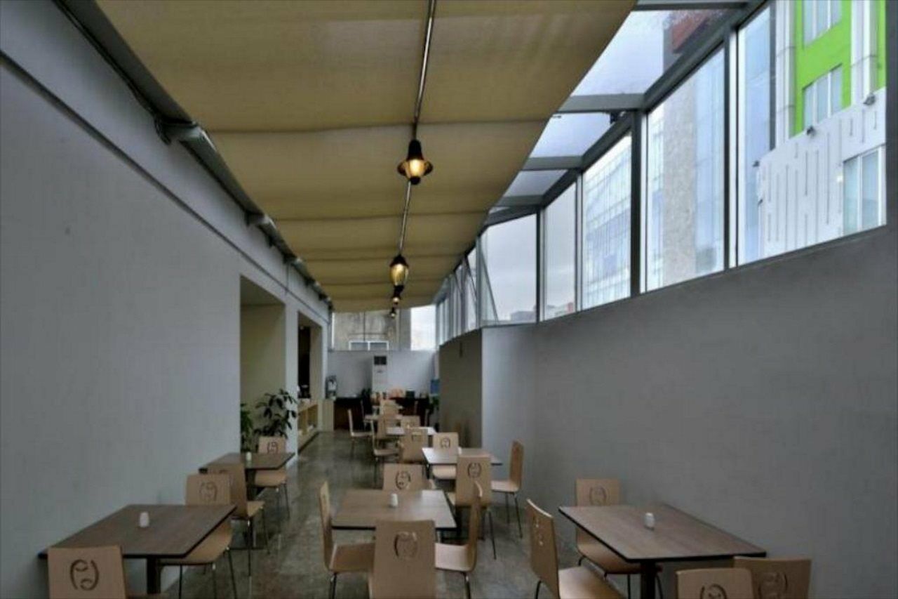 Zodiak Asia Afrika By Kagum Hotels Bandung Exterior photo